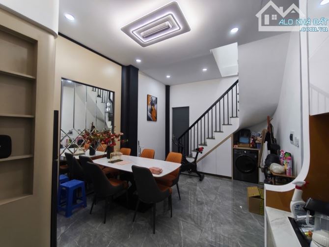 BIỆT THƯ MINI HXH HUỲNH THỊ HAI Q12-58M2-2 TẦNG-FULL NỘI THẤT-GẦN ĐH GTVT-GIÁ 5,2 TỶ - 2