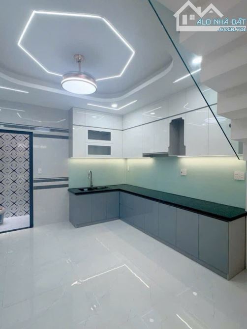 ✨ HẺM XE HƠI - 5 TẦNG NGAY 4 XÃ - KHÔNG LỘ GIỚI, SIÊU ĐẸP - 54M2 - NHỈNH 6 TỶ - 2