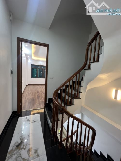 💥Nhà Đẹp Linh Quang, Ô tô Đỗ Cửa, Lô Góc, 50m Ra Hồ Linh Quang, DT 31m2, 5 Tầng - 2