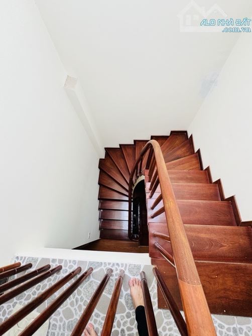 ✅Dân Xây Hoàng Quốc Việt - Cầu Giấy 45m2 * 5 tầng -HIẾM - THOÁNG TRƯỚC SAU - GARA Ô TÔ - N - 2