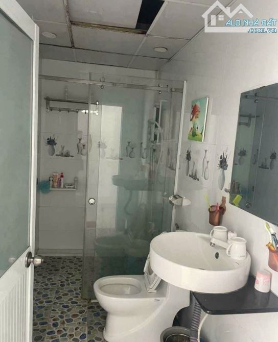 Bán nhà 1 trệt 1 lầu ở KDC Bà Điểm Hóc Môn 5x16 ( 80m2 ) 1 tỷ 1 Sổ hồng riêng sang tên - 2