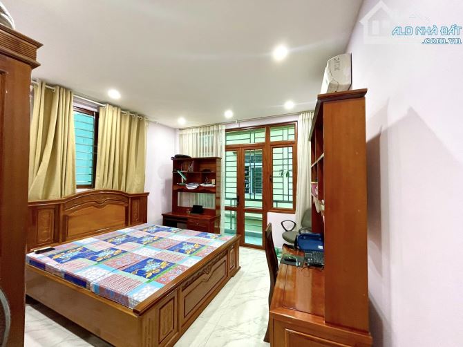 NHÀ ĐẸP LẠC LONG QUÂN – 4 TẦNG  x 34m2 – GẦN Ô TÔ – GIÁ 6,2 TỶ - 2