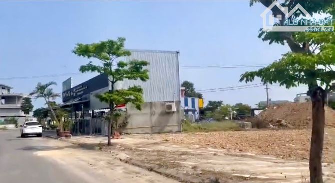 GÓC 247 M2 GẦN VÕ CHÍ CÔNG, KHU VỰC SẦM UẤT CỦA NAM HOÀ XUÂN - 2
