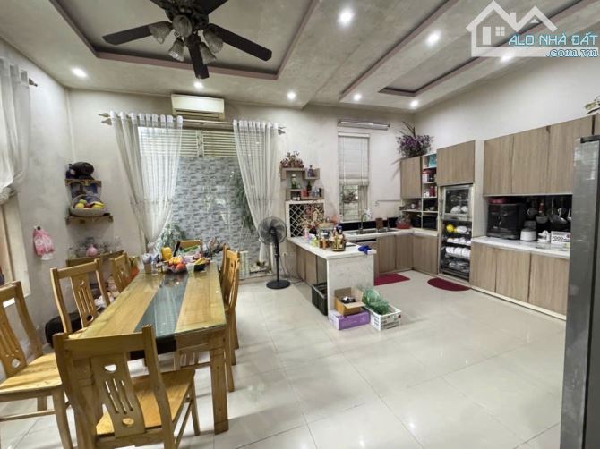 Chỉ 50 tỷ, Biệt thự sân vườn 230m2, 4 tầng tại KĐT Kiểu mẫu Văn Quán - Khu nhiều tiện ích, - 2