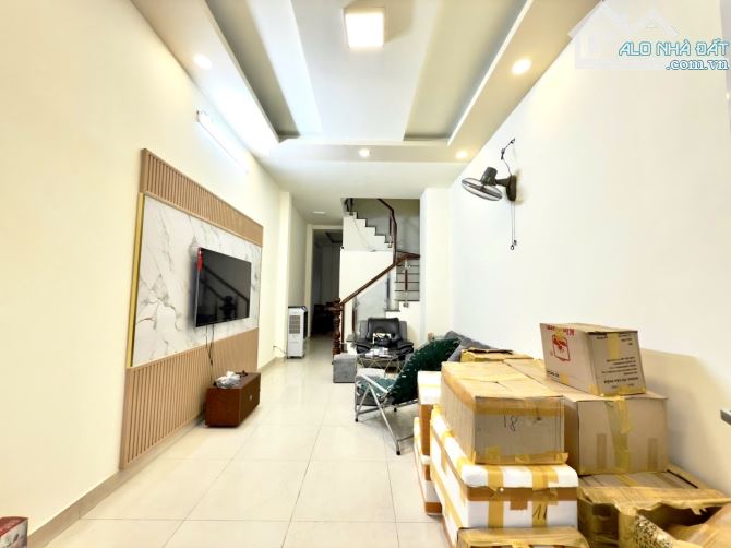 🚗 2 mặt hẻm xe hơi Lê Hồng Phong, Q.10 - 4 tầng 50m2 giá chỉ 1️⃣1️⃣ tỷ còn TL. - 2