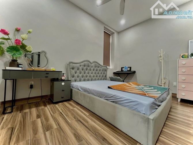 Bán Nhà 1 trệt 3 Lầu, dt 5 x 35m Góc 2 Mặt Tiền Nguyễn Ái Quốc, Biên Hòa, Giá 15,5 tỷ - 2