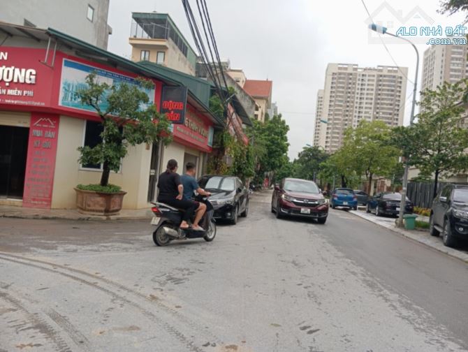 BÁN LÔ GÓC – MẶT ĐƯỜNG HOÀNG QUỐC VIỆT KÉO DÀI – VỈA HÈ RỘNG – SÁT KĐT LIDECO giá 21.5 tỷ - 2