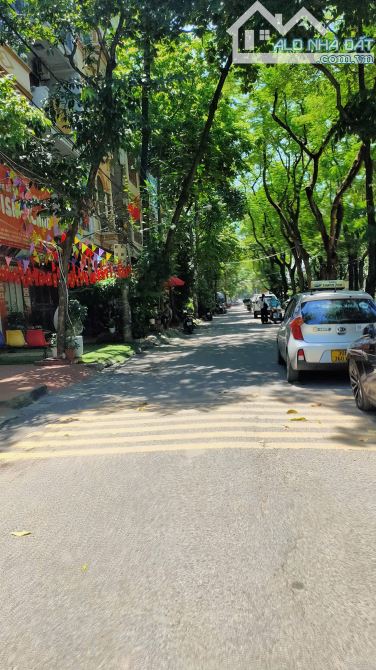 Bán nhà khu phân lô Đền Lừ-Hoàng Mai, 35m2 x 5T, vỉa hè, ô tô qua lại-KD tốt. Giá 13,25 tỷ - 2