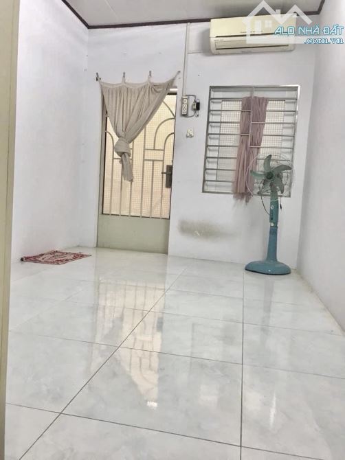 Cần bán gấp nhà cách mặt tiền đường Bà Hạt, Quận 10 - 2