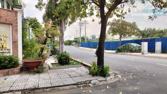 Nhà 4 Tầng Mới Đẹp 157m2, Đường 10m, 4PN, Gần Phú Mỹ Hưng, ĐH RMIT, Sổ Hồng Riêng. Chỉ 11 - 2