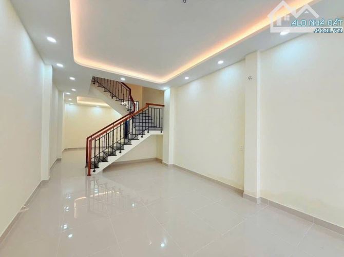 Hẻm xe hơi 5m thông . 4 tầng . 72m2 (4×18) 6pn. 7wc. Sổ hoàn công đủ . - 2