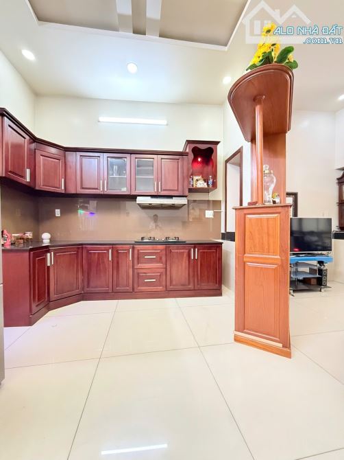 🧲🔴Nhà 3 tầng – 90m² (5m x 18m, nở hậu 6,2m) – SHR – Giá 8,4 tỷ 📍 Khu dân cư hiện hữu, đ - 2