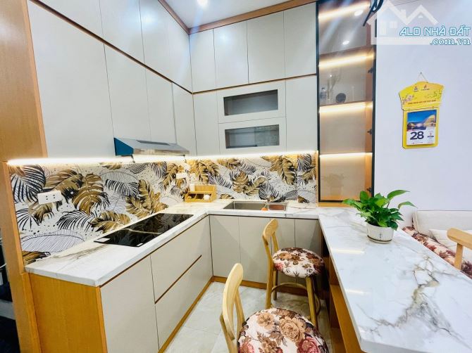 2.	💎 Đất tặng nhà 3 tầng – 43m² Hoàng Liệt – 7m ra ôtô – sổ đẹp, giá chỉ 5.56 tỷ 💎 - 2