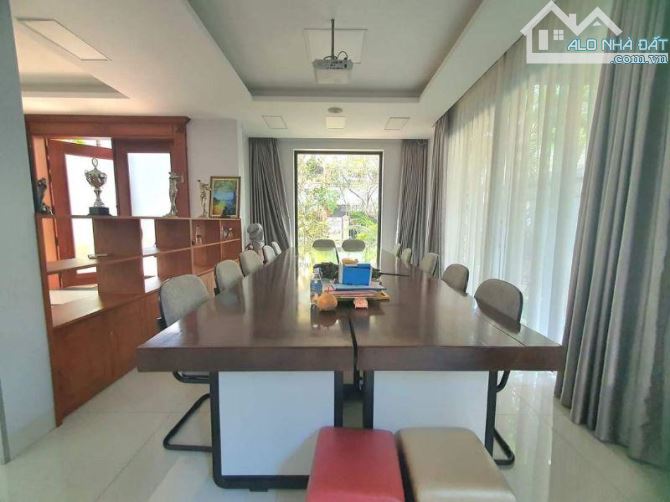 Bán nhà biệt thự đơn lập  lô góc thang máy Bắc Linh Đàm kinh doanh dt 240 5 tầng - 1