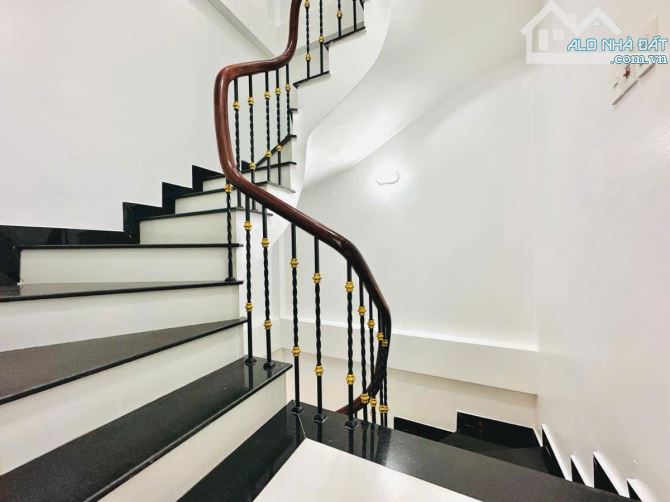 Bán nhà đường Bờ Sông Sét diện tích 34m2, xây 5 tầng. Mặt tiền 4.7m. Giá 9.5 tỷ . - 2