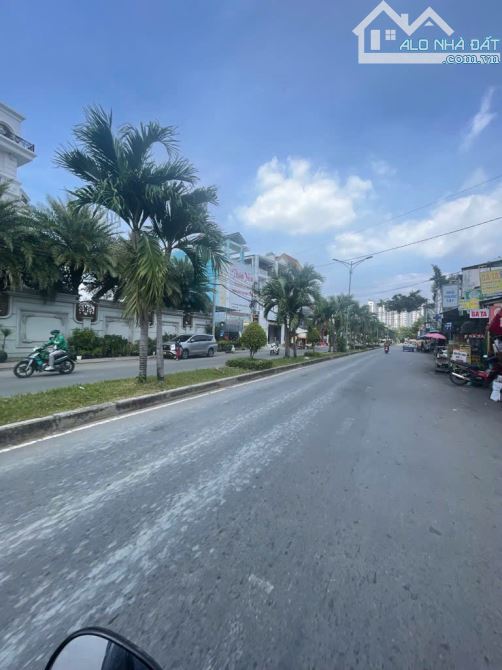 BÁN ĐẤT - 2 MT HXH - QUẬN 7 - SẴN DÒNG TIỀN 40tr/tháng - 2