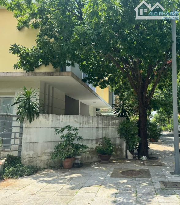 Bán nhà căn góc kdc GarLand Art Villas quận 9 cũ đường số 28 gần chợ Phước long B 206m2 - 2