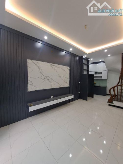 Bán nhà 5 tầng 32m² Tả Thanh Oai, Thanh Trì – Ngõ nông, đường rộng, giá chỉ 5,3 tỷ - 2