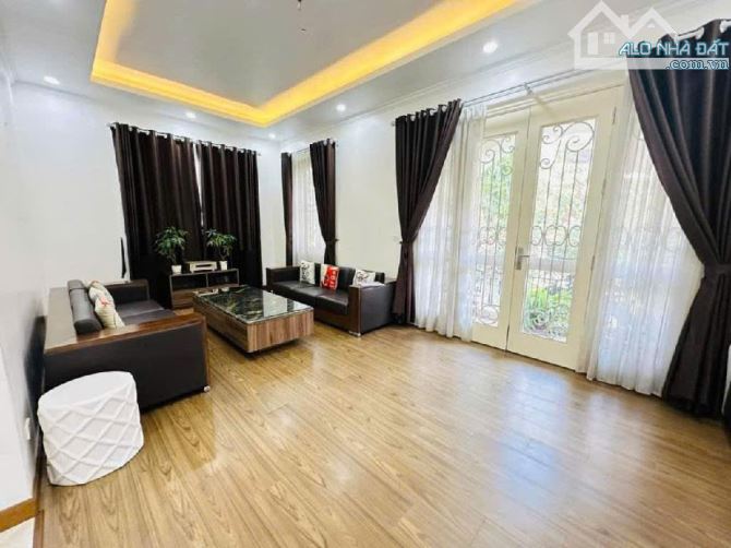 Ở VIP- BT Lideco 245m2 - 5T, 2 mặt đường, NT đẹp, V.hè KD, giá 39,2 tỷ - 2