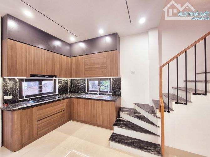 Bán nhà Xuân Đỗ - Cự Khối 5 tầng x30m - 2