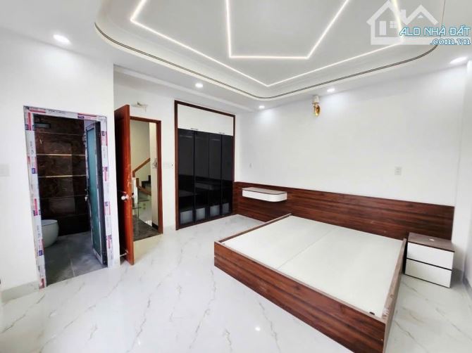 NỔI BẬT VỚI THIẾT KẾ RẤT RIÊNG 5 TẦNG THOÁNG MÁT GIÁP TÊN LỬA,54M2,KO LỘ GIỚI GIÁ CHỉ 7Xx - 3