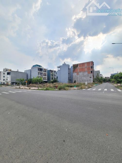 cặp góc 136,2m2 (8,6x16,5) 8ty750 2MT đối diện chợ KDC gần làng đại học p.Bình An Tp.Dĩ An - 3