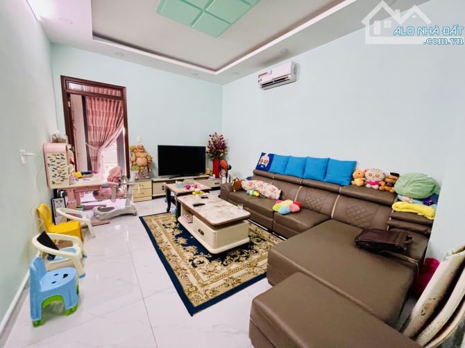 Bán nhà mặt tiền kinh doanh Phú Nhuận - 6 tầng - 60m2 - kinh doanh tốt - 3