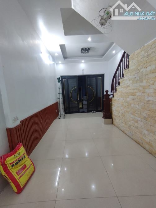 Mô tả:  💥 Nguyễn Ngọc Nại 42m -5 Tầng  - KCBT - LÔ 2 MẶT THOÁNG - VF3 Vào Nhà Mô tả: -giá - 3