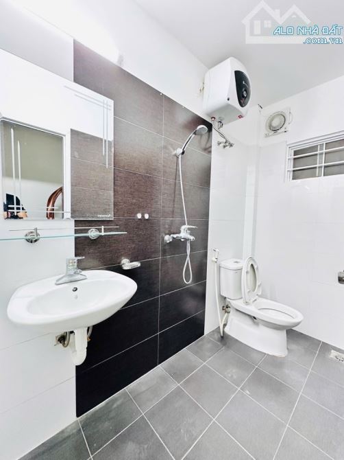Bán nhà Nguyên Xá, 45m-5tầng, Nhà mới, dân xây, ở sướng, gần ô tô, an sinh tuyệt vời. - 3