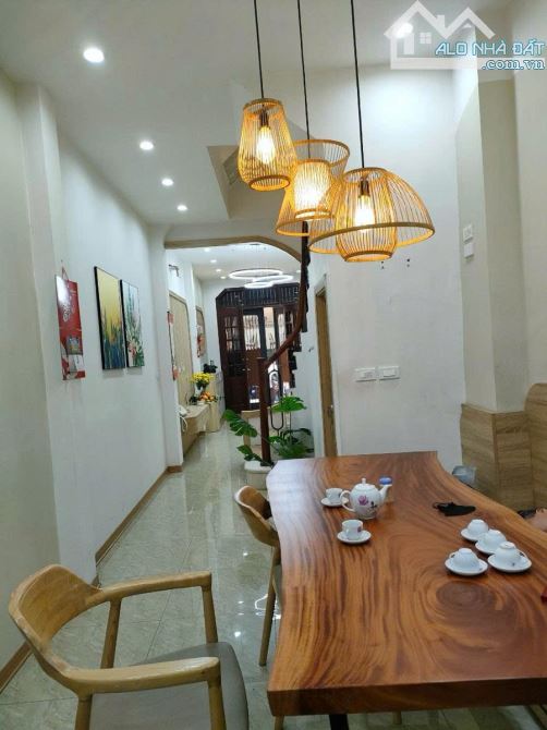 Bán Nhà Giá Rẻ Nhất Cầu Giấy - DT 45m2× 5 Tầng - Phân Lô Vỉa Hè - Kinh Doanh Sầm Uất - 3