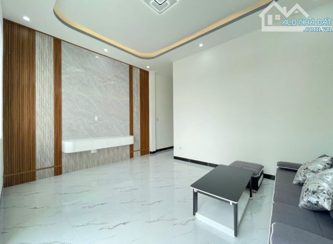 Nhà Mới Cho Chủ Mới Ngay Thị Trấn Hóc Môn - Giá 850 Triệu – Sổ Hồng Riêng - 3