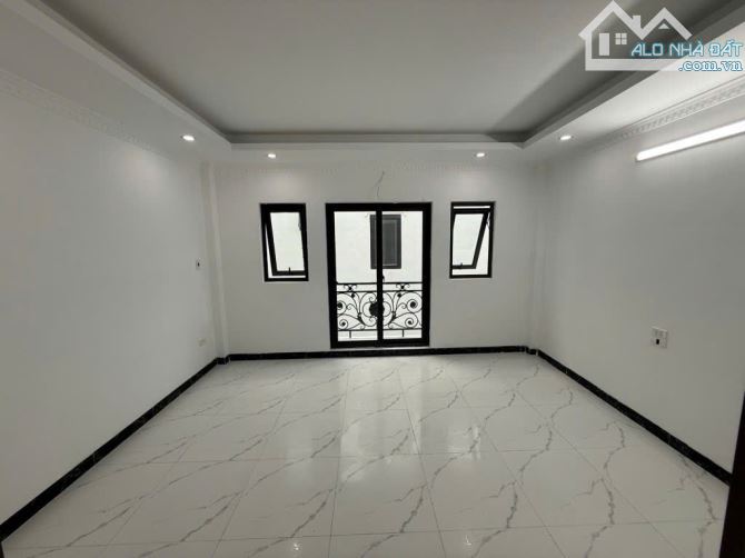 Bán nhà 5 tầng mới tinh, Thạch Bàn, Long Biên, ô tô đỗ cổng, nội thất cơ bản, giá 6 tỷ+ - 3