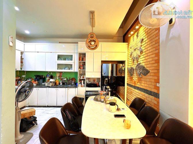 HOÀNG CẦU ĐỐNG ĐA NHÀ 5 TẦNG PHÂN LÔ Ô TÔ TRÁNH VIEW HỒ KINH DOANH ĐỈNH 50m 16.8 TỶ - 3