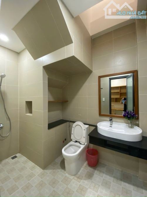 NHÀ HẺM XE HƠI SÁT MẶT TIỀN, 3 TẦNG GẦN VINCOM PLAZA THỦ ĐỨC 4X14 CHỈ 9,6 TỶ. - 3