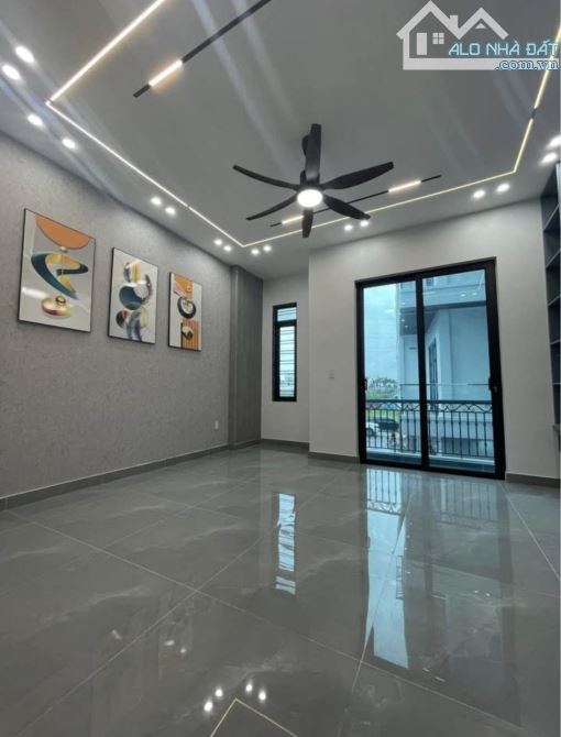 Ngộp vốn bán gấp nhà Trần Khắc Trân - Quận 1 Giá 5tỷ990/ 63m2 sổ hồng riêng - 3