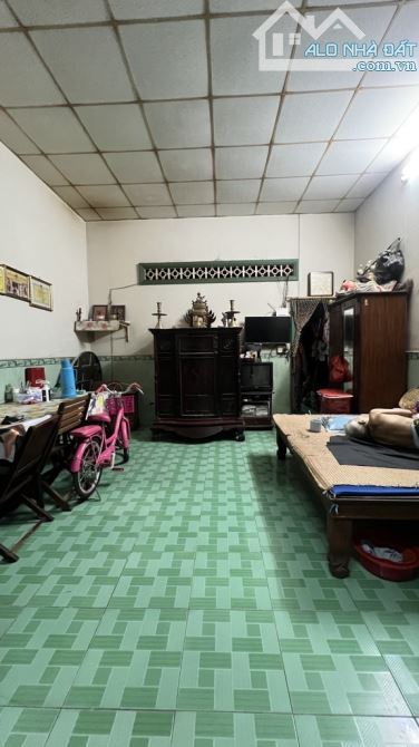 Nhà Dt: 58m² (4.5 x 12.5m) vuông vắn - nở hậu đẹp - 1 sẹc LÊ VĂN THỊNH, Quận 2, chỉ 4,8 tỷ - 3