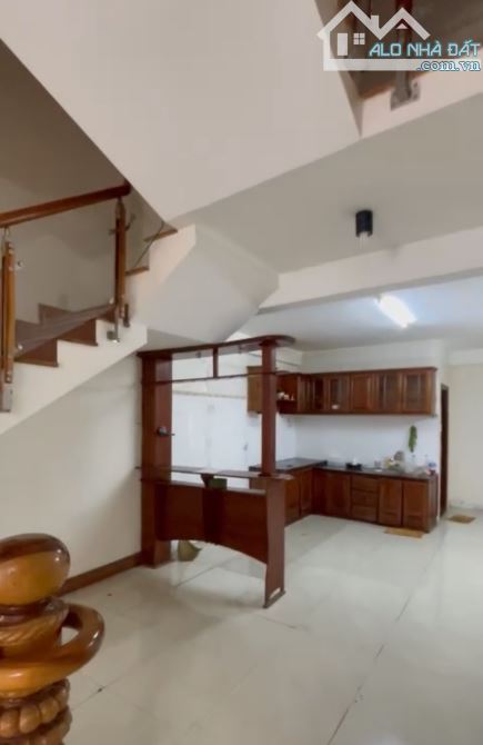 Vị trí đắc địa - Bán nhà 3 tầng mặt tiền Lê Quý Đôn, sát 2/9, sát cầu Rồng - 3