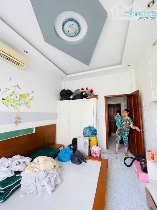 BÁN NHÀ ĐƯỜNG ÂU DƯƠNG LÂN QUẬN 8 RẺ NHẤT 4 TẦNG BTCT  6,9 TỶ - 3