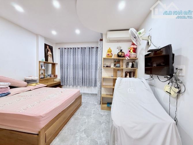 ? NHÀ 3 TẦNG BTCT – HẺM XE HƠI ĐỖ CỬA – NGAY CHỢ LÝ PHỤC MAN – 6.5 TỶ 🌹 - 3