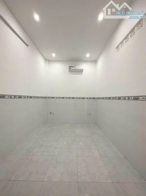 Bán gấp nhà ở ngay Huỳnh Thị Mài Hóc Môn 4x18 ( 75m2 ) 860 TRIỆU Sổ hồng riêng - 3