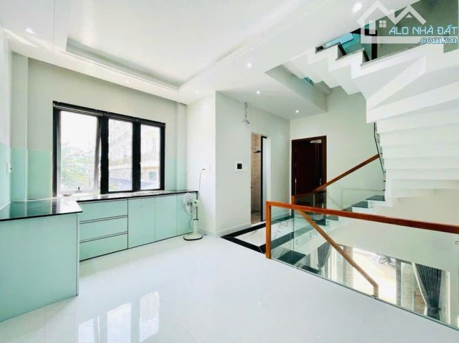 Bán nhà đẹp 3 tầng khu VIP Gò Vấp - HXH ngủ trong nhà - ngang khủng 5m - nhỉnh 6 tỷ - 3