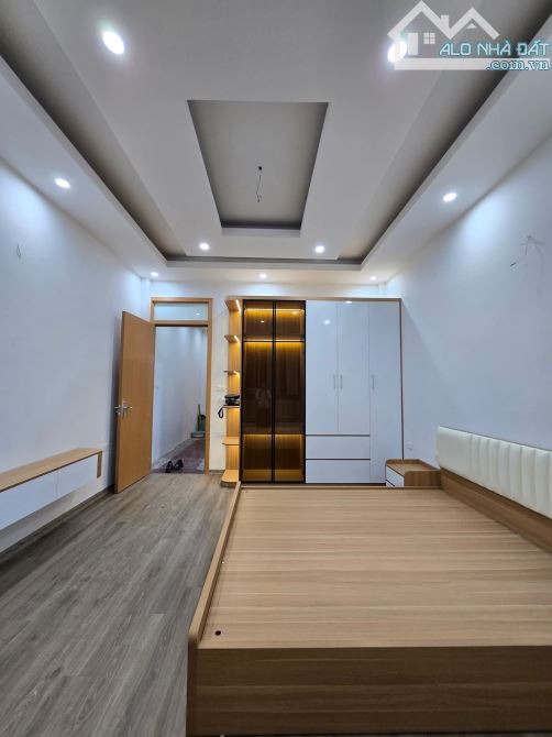 BÁN NHÀ VŨ TÔNG PHAN - TRUNG TÂM THANH XUÂN- NHÀ MỚI - FULL NỘI THẤT- DT: 37M-9.3 TỶ - 3
