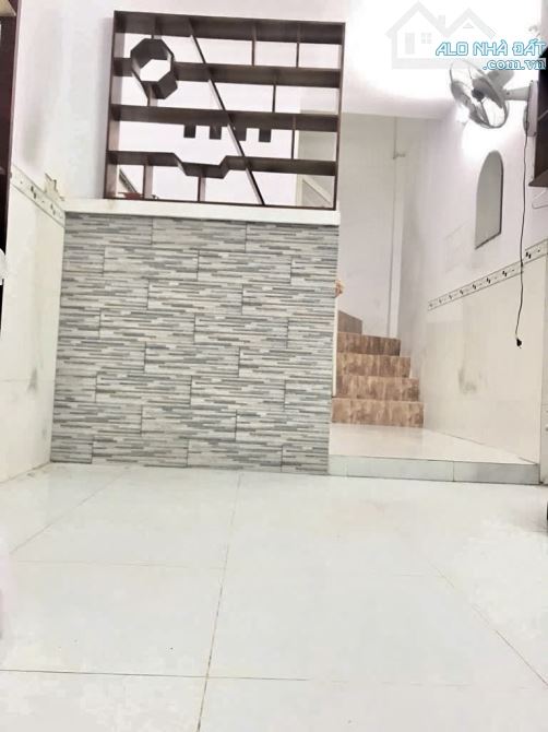 Cần bán gấp nhà cách mặt tiền đường Bà Hạt, Quận 10 - 3