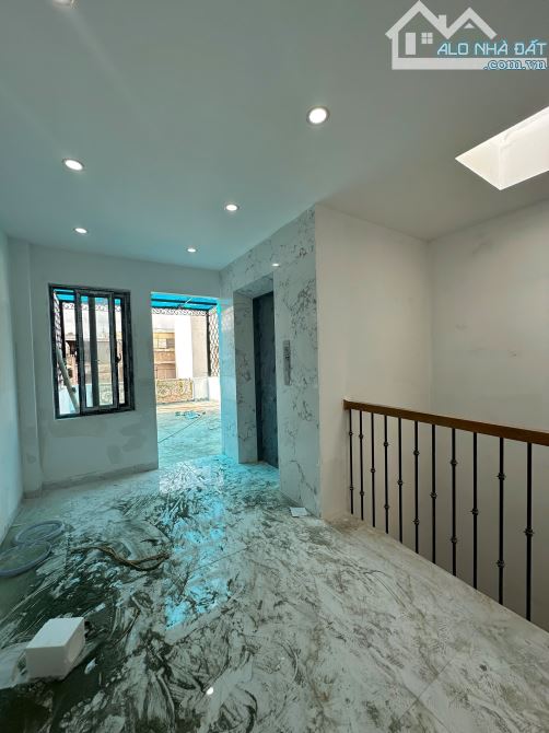 Hàng Hiếm Oto Tránh - View Sân Chơi - 6 Tầng Mặt Ngõ Thông Kinh Doanh - Giá Nét 11,6 tỷ - 3