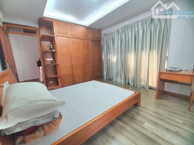 Bán nhà biệt thự đơn lập  lô góc thang máy Bắc Linh Đàm kinh doanh dt 240 5 tầng - 2
