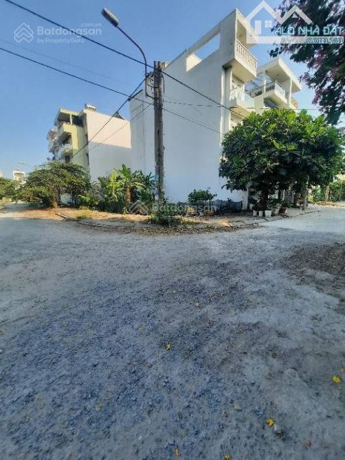 BÁN ĐẤT NỀN, LÔ GÓC 2 MẶT TIỀN ĐƯỜNG 10M - VỊ TRÍ CỰC VIP - FULL THỔ CƯ - CHỈ 45 TRIỆU/M2 - 3