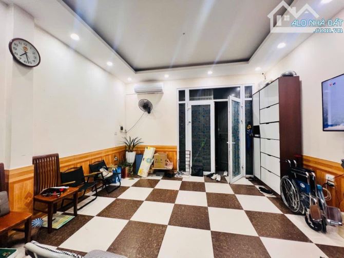 Bán Nhà Đẹp Dân Xây - Xuân Thủy Cầu Giấy - DT 40m2× 5Tầng - Ngõ Rộng 3 Bước Ra Ô Tô Tránh - 4