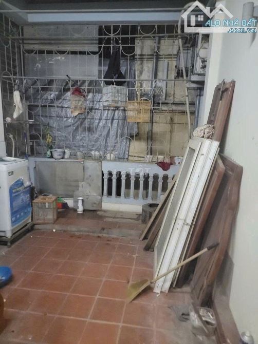 Cho thuê nhà nguyên căn  Ngõ 222 Lê Duẩn, Phường Khâm Thiên, Đống Đa, DT 30m 4 tầng, giá - 4