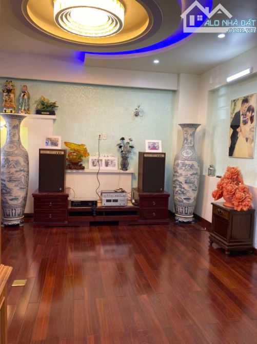 Bán căn biệt thự 4 tầng đẹp tại Văn Cao khu vực đông dân cư - 4
