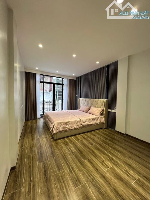 BÁN NHÀ LẠC LONG QUÂN 50M - 6 TẦNG THANG MÁY - MT 4,5M, 2 THOÁNG, ÔTÔ ĐỖ CỬA, GIÁ 14.3  TỶ - 4